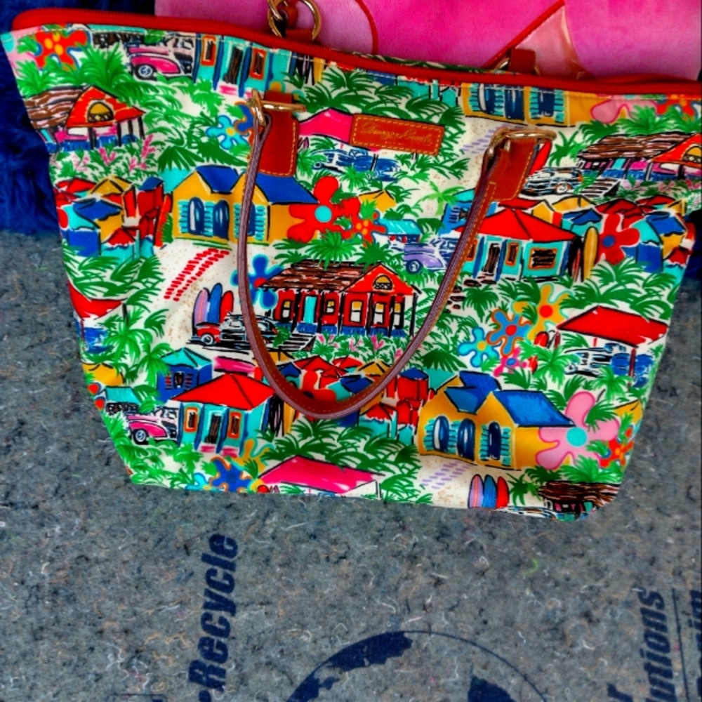 Dooney & Bourke large tote Prints